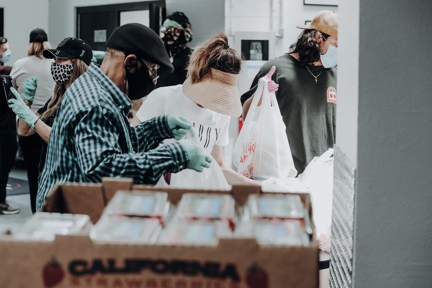 The Unsung Heroes: The Role of Volunteers in the Development of the City